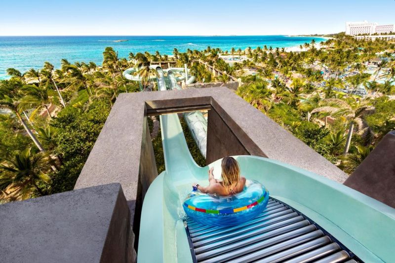 Leisure facilities at The Beach at Atlantis include a spa with a sauna and a hot tub. The large fitness center offers yoga and spinning classes, and guests can relax on the private beach or by the pool.