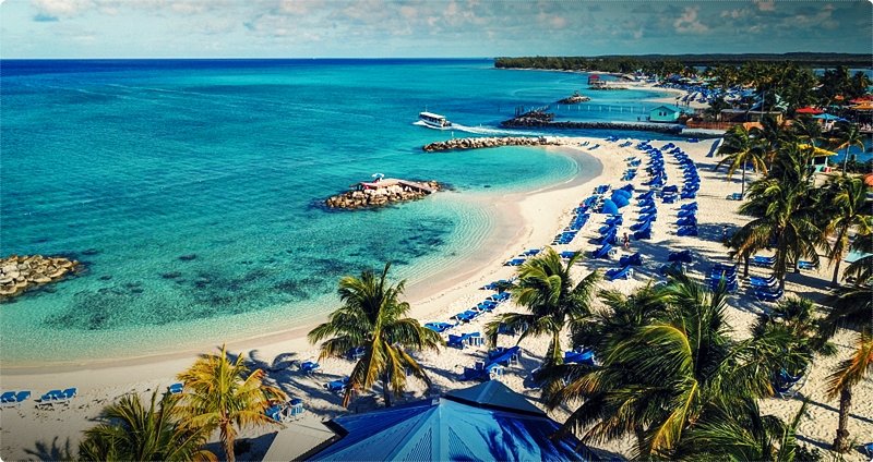 The 2 biggest islands in the Bahamas are Grand Bahama and New Providence, where the capital, Nassau, is situated. More than half the population is employed in tourism, and the two largest islands especially, for better or worse, feel like one big tourist holiday resort.
