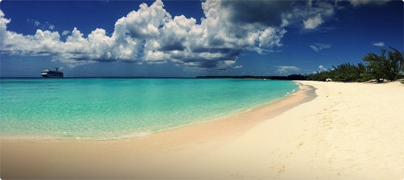 San Salvador, one of the many small islands that make up the Bahamas, is a beautiful and cultured place, with a rich history. In addition to its lovely beaches, it offers a wide variety of sights and activities.